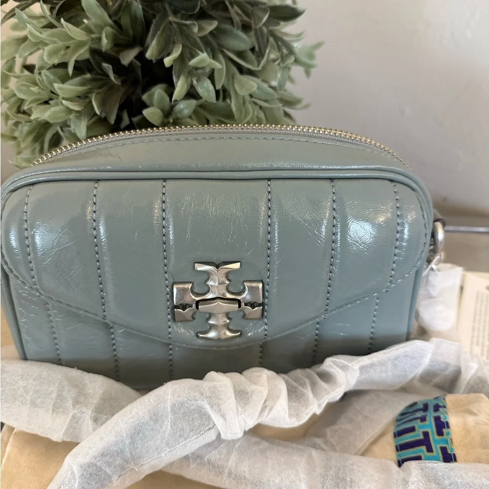 NWT Tory Burch 135751 Small Kira Patent Camera Bag in Light Arctic MSRP $498